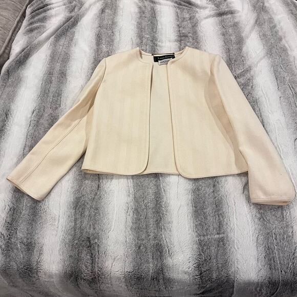 Louis Feraud Jackets & Blazers - Louis Feraud Sakowitz Paris cream 100% viscose blazer